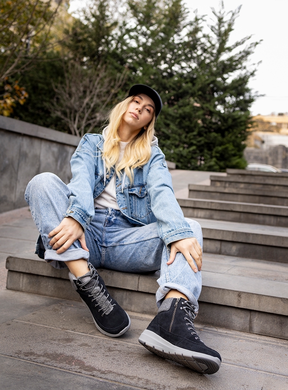 Skechers